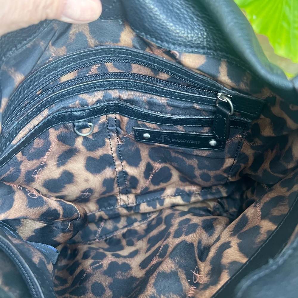 EUC—B Makowsky Black Leather Shoulder hobo Bag. - Picture 10 of 11